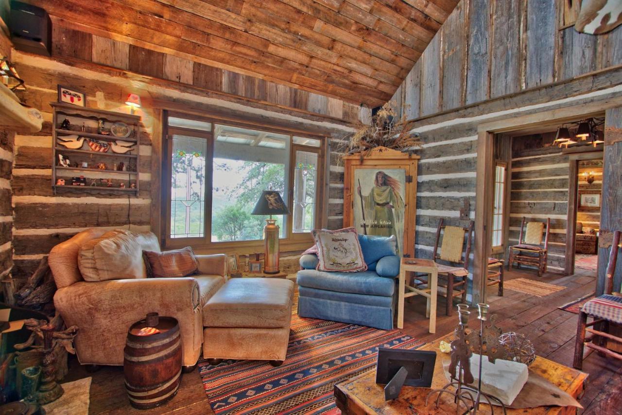 Log Cabin At Old Glory Ranch Βίλα Wimberley Εξωτερικό φωτογραφία