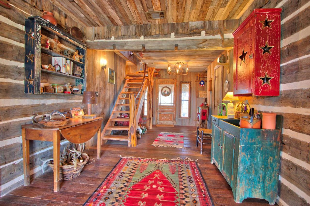 Log Cabin At Old Glory Ranch Βίλα Wimberley Εξωτερικό φωτογραφία