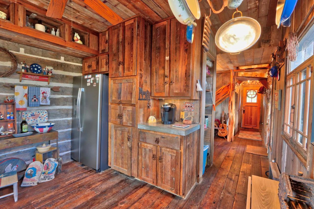 Log Cabin At Old Glory Ranch Βίλα Wimberley Εξωτερικό φωτογραφία