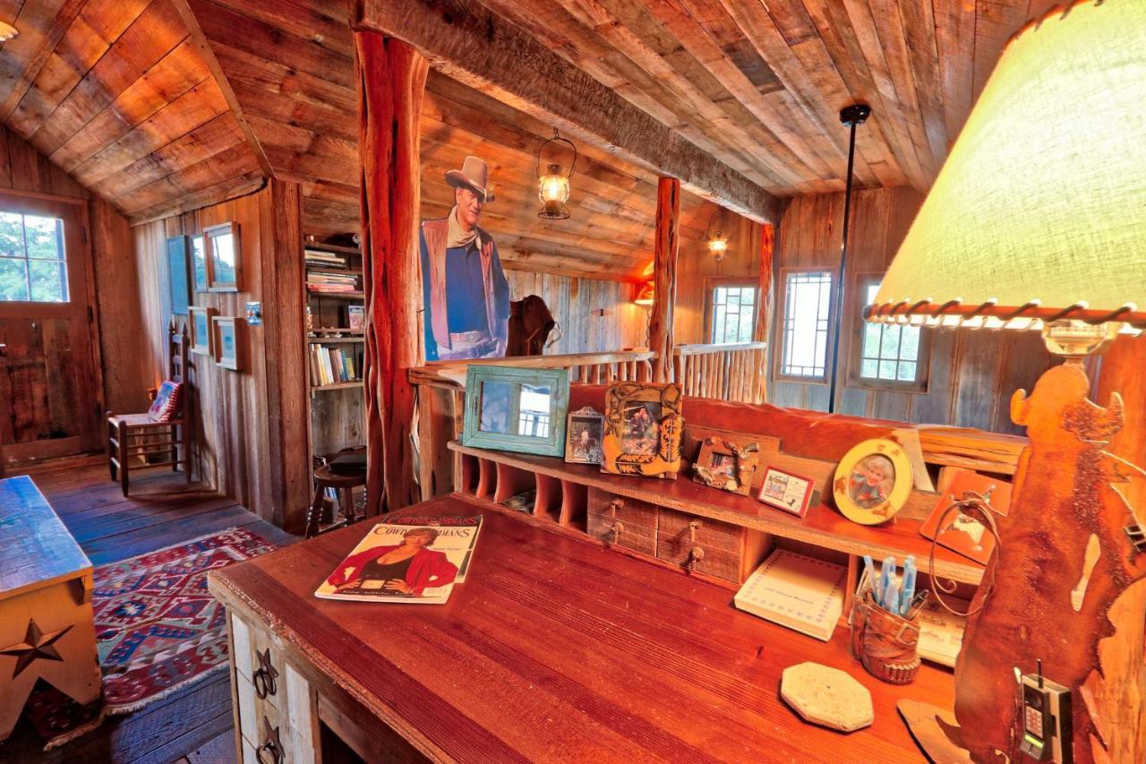 Log Cabin At Old Glory Ranch Βίλα Wimberley Εξωτερικό φωτογραφία