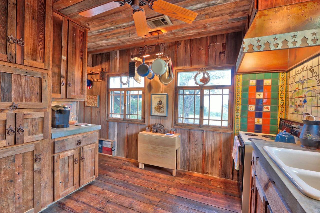 Log Cabin At Old Glory Ranch Βίλα Wimberley Εξωτερικό φωτογραφία