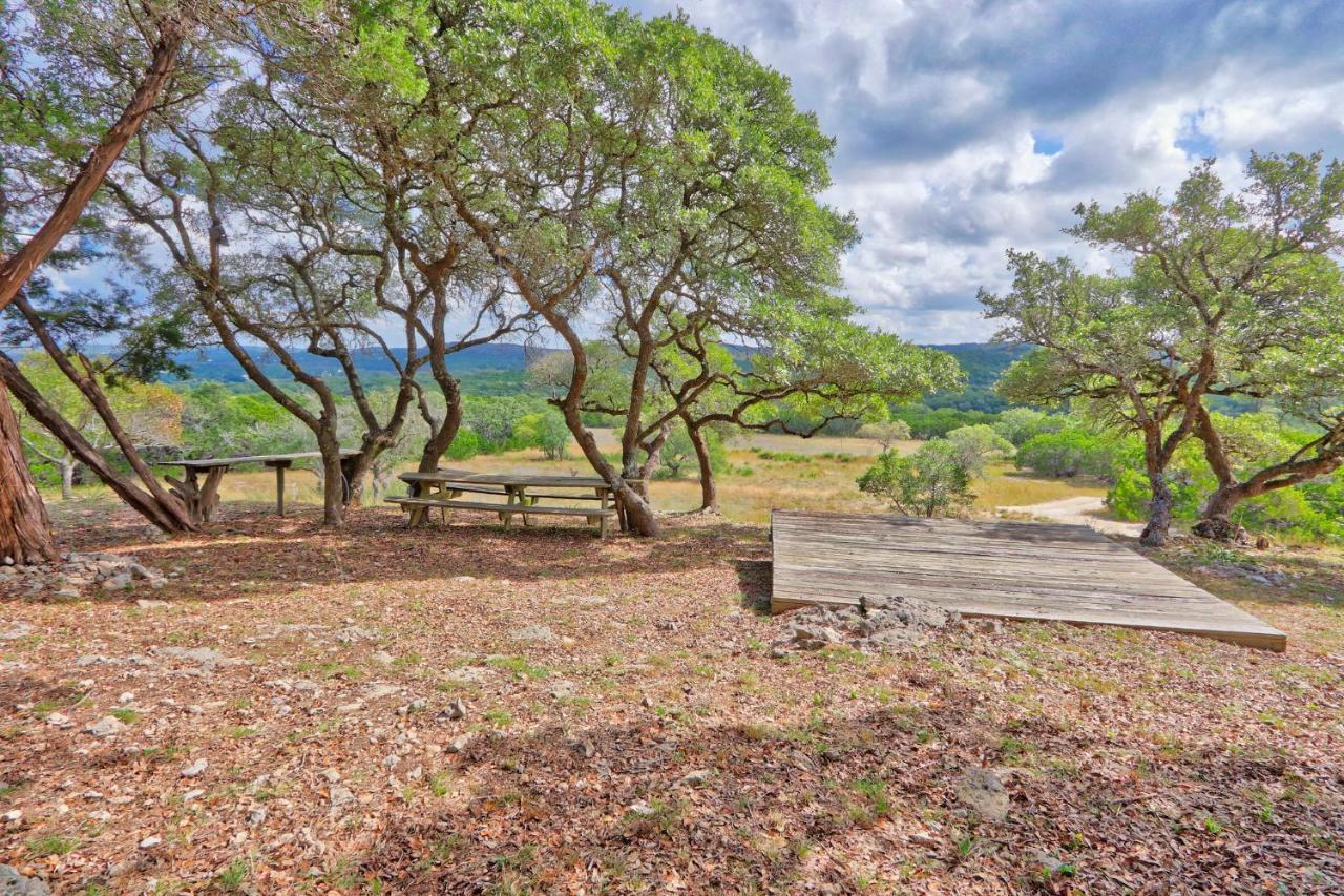 Log Cabin At Old Glory Ranch Βίλα Wimberley Εξωτερικό φωτογραφία