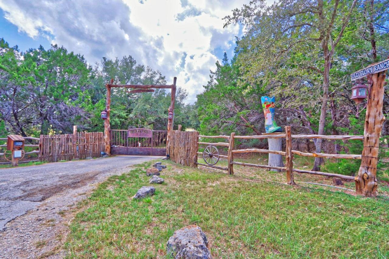 Log Cabin At Old Glory Ranch Βίλα Wimberley Εξωτερικό φωτογραφία