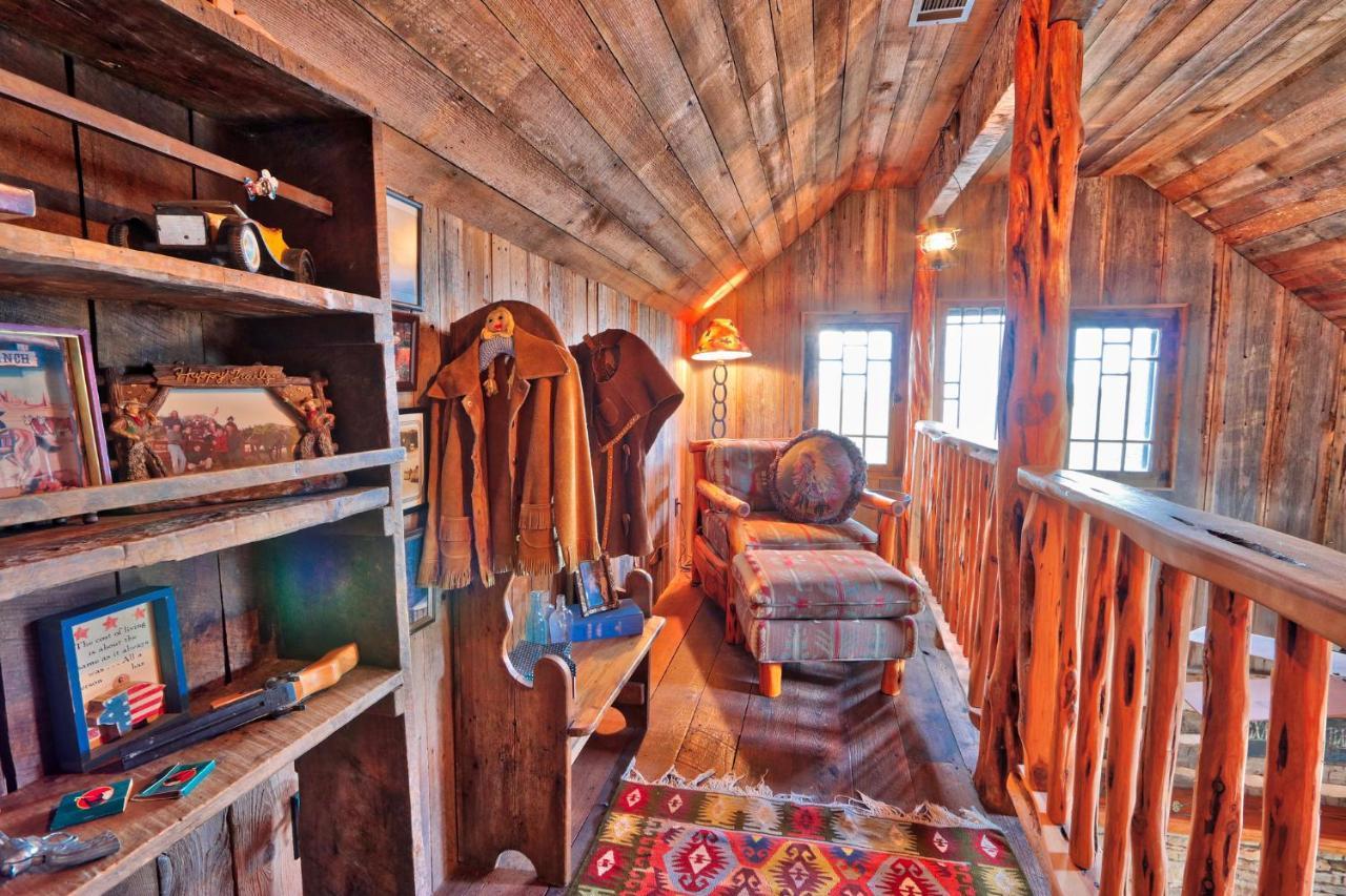Log Cabin At Old Glory Ranch Βίλα Wimberley Εξωτερικό φωτογραφία