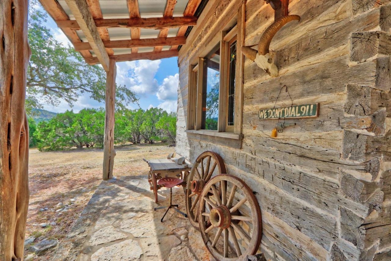 Log Cabin At Old Glory Ranch Βίλα Wimberley Εξωτερικό φωτογραφία